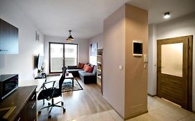 Airport Okecie Klobucka P&O Serviced Apartments